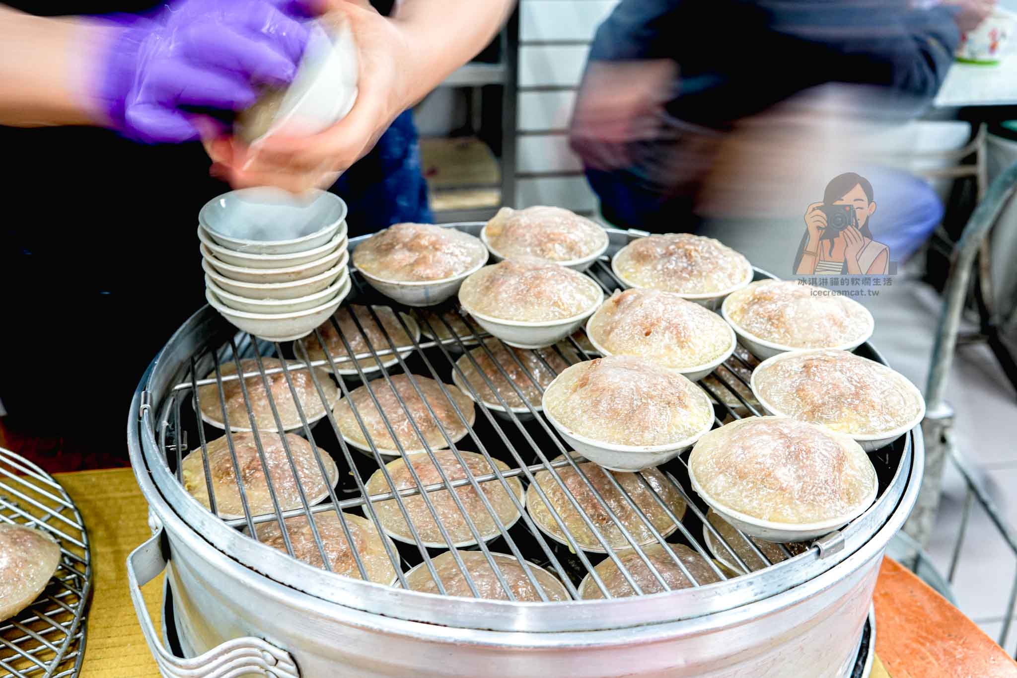 士林美食｜老張胡椒餅燒餅 士林夜市 台北必吃，炭香味十足(菜單) @冰淇淋貓的軟爛生活