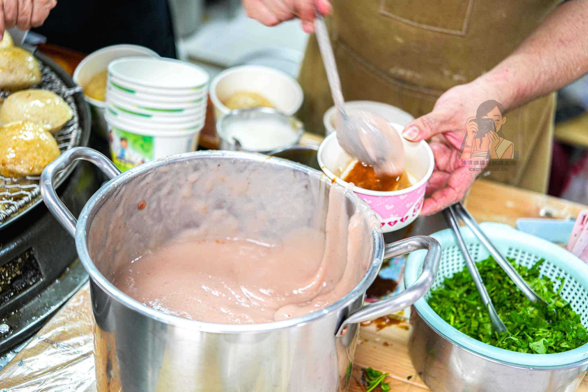 阿財彰化肉圓|南京復興站遼寧夜市必吃,評論破千則的台北最強彰化肉圓之一 @冰淇淋貓的軟爛生活 阿財彰化肉圓|南京復興站遼寧夜市必吃,評論破千則的台北最強彰化肉圓之一 @冰淇淋貓的軟爛生活