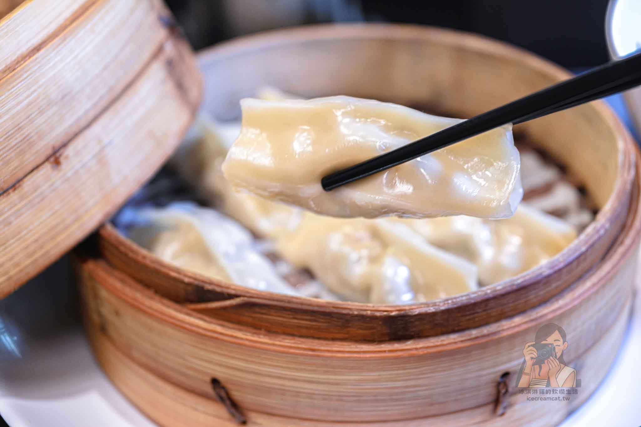 桃園美食｜鼎藏煎餃菜單必吃鍋貼，桃園平價版鼎泰豐人氣麵食 @冰淇淋貓的軟爛生活