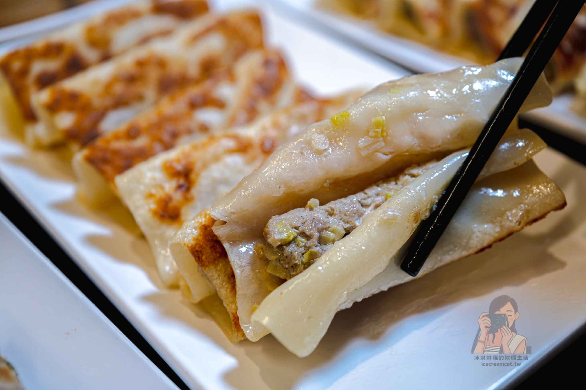 桃園美食｜鼎藏煎餃菜單必吃鍋貼，桃園平價版鼎泰豐人氣麵食 @冰淇淋貓的軟爛生活