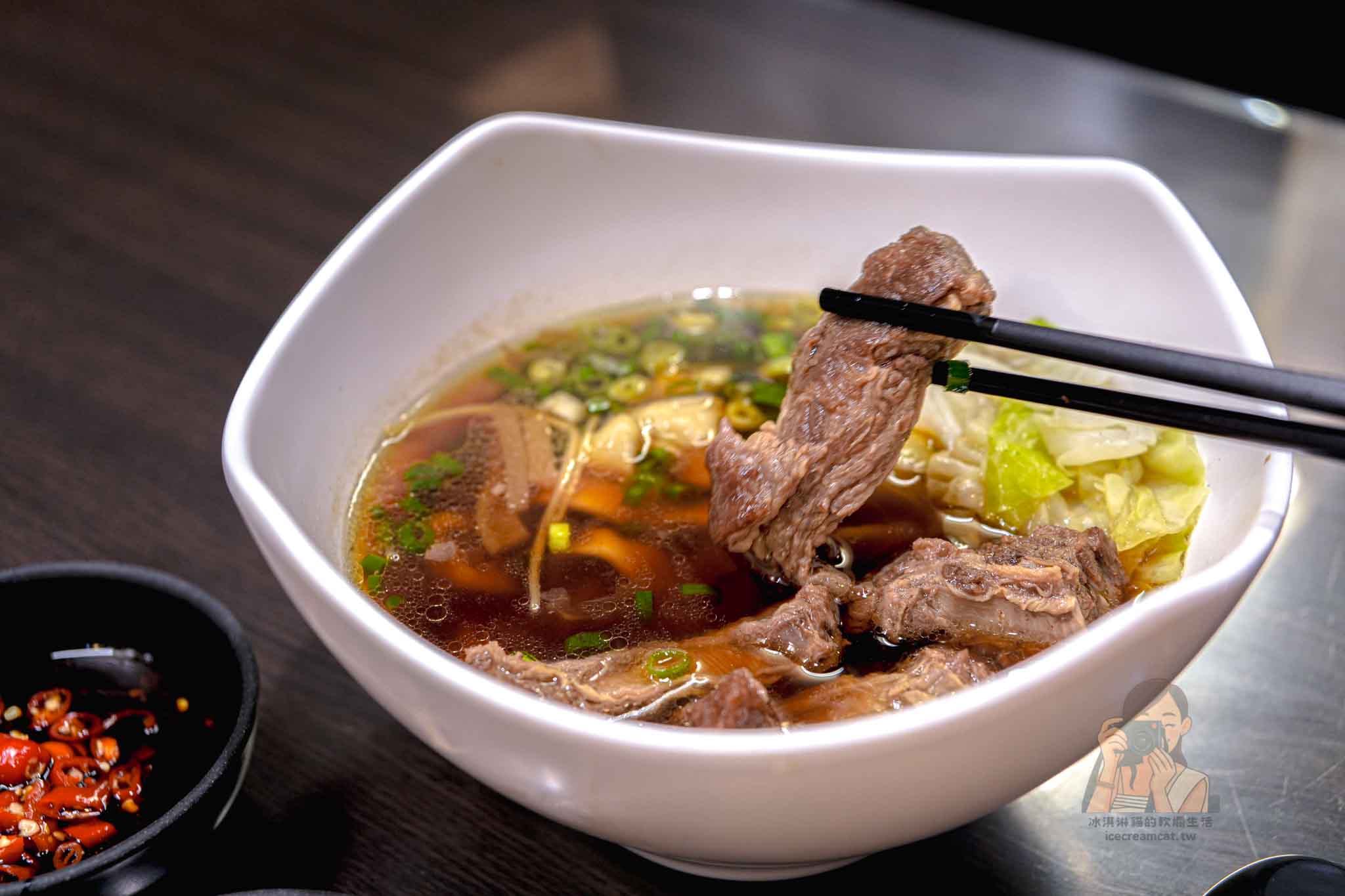 桃園美食｜鼎藏煎餃菜單必吃鍋貼，桃園平價版鼎泰豐人氣麵食 @冰淇淋貓的軟爛生活