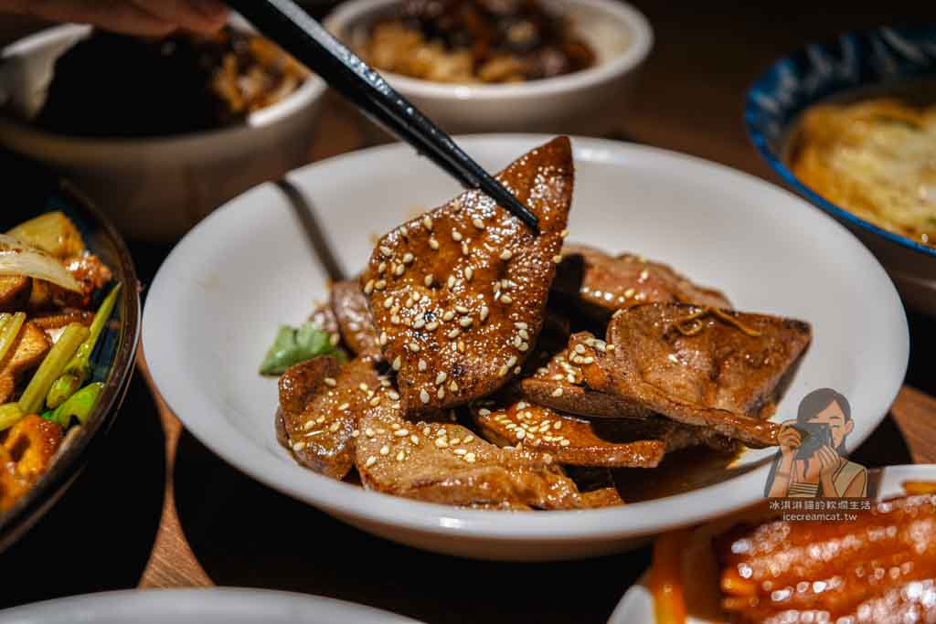 有有1969【台北遼寧街美食】米其林指南入選50年熱炒店,菜單必點百花油條 @冰淇淋貓的軟爛生活 有有1969【台北遼寧街美食】米其林指南入選50年熱炒店,菜單必點百花油條 @冰淇淋貓的軟爛生活