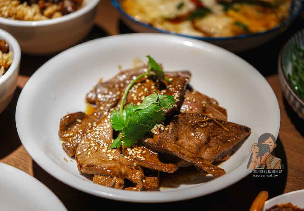 有有1969【台北遼寧街美食】米其林指南入選50年熱炒店，菜單必點百花油條 @冰淇淋貓的軟爛生活