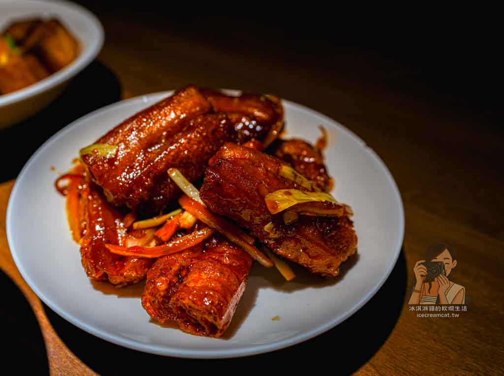 有有1969【台北遼寧街美食】米其林指南入選50年熱炒店，菜單必點百花油條 @冰淇淋貓的軟爛生活