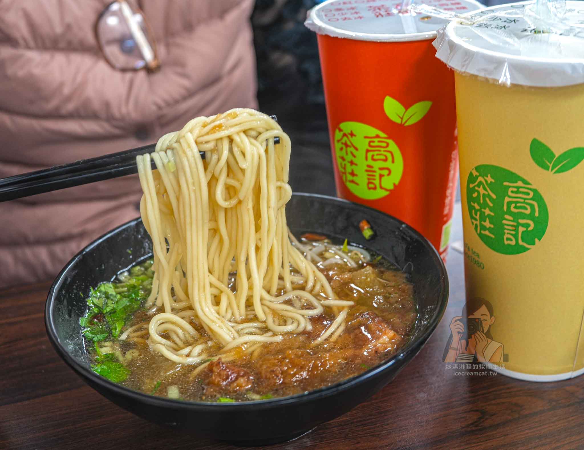 【北投必吃】簡記排骨酥麵 北投市場排隊老店，台北排骨酥麵最強之一 @冰淇淋貓的軟爛生活