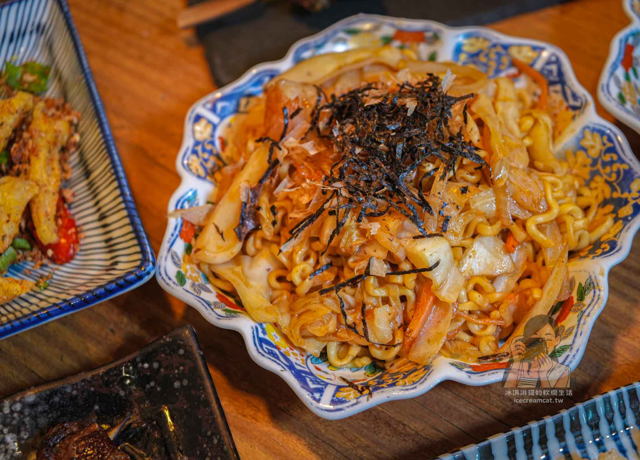 【桃園美食】小料理食事處｜桃園後站必吃日料居酒屋，高評價串燒＋生魚片，宵夜聚餐首選 @冰淇淋貓的軟爛生活