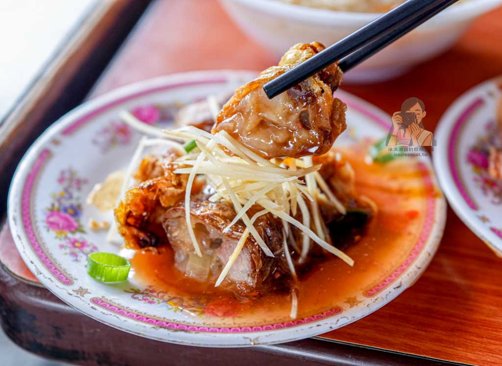 無名鹹粥延平北路酒泉街口｜大同區60年鹹粥紅燒肉早餐，圓山美食推薦 @冰淇淋貓的軟爛生活