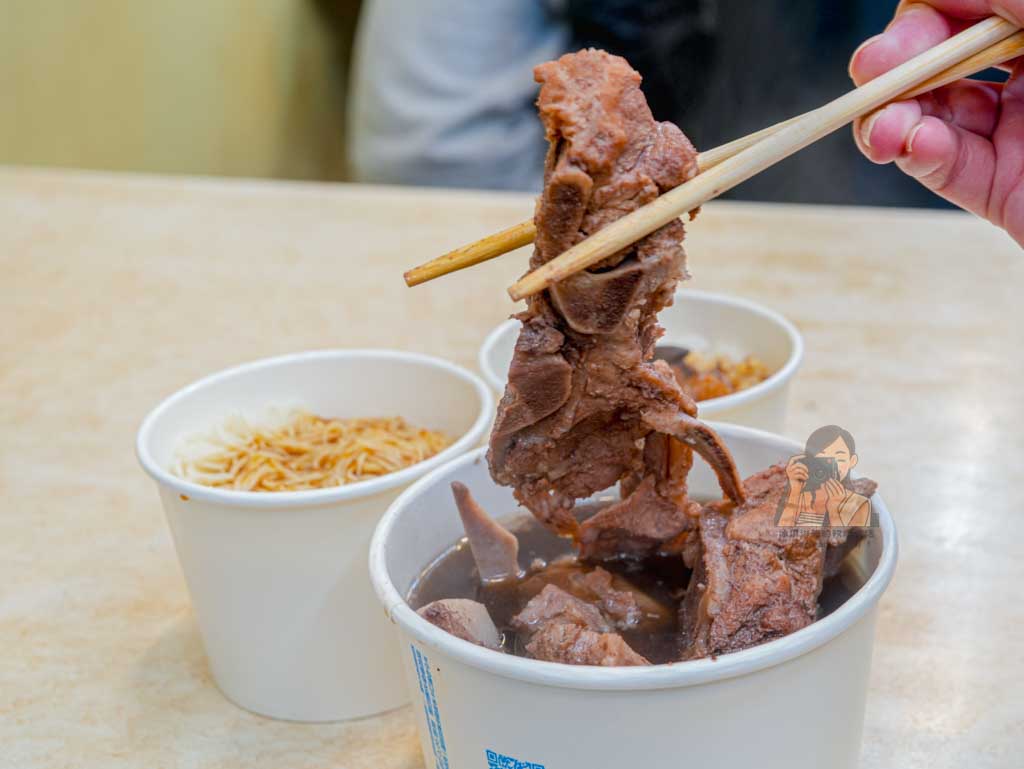 海友十全排骨【士林夜市美食】米其林必比登推薦老店，菜單必吃藥燉排骨 @冰淇淋貓的軟爛生活