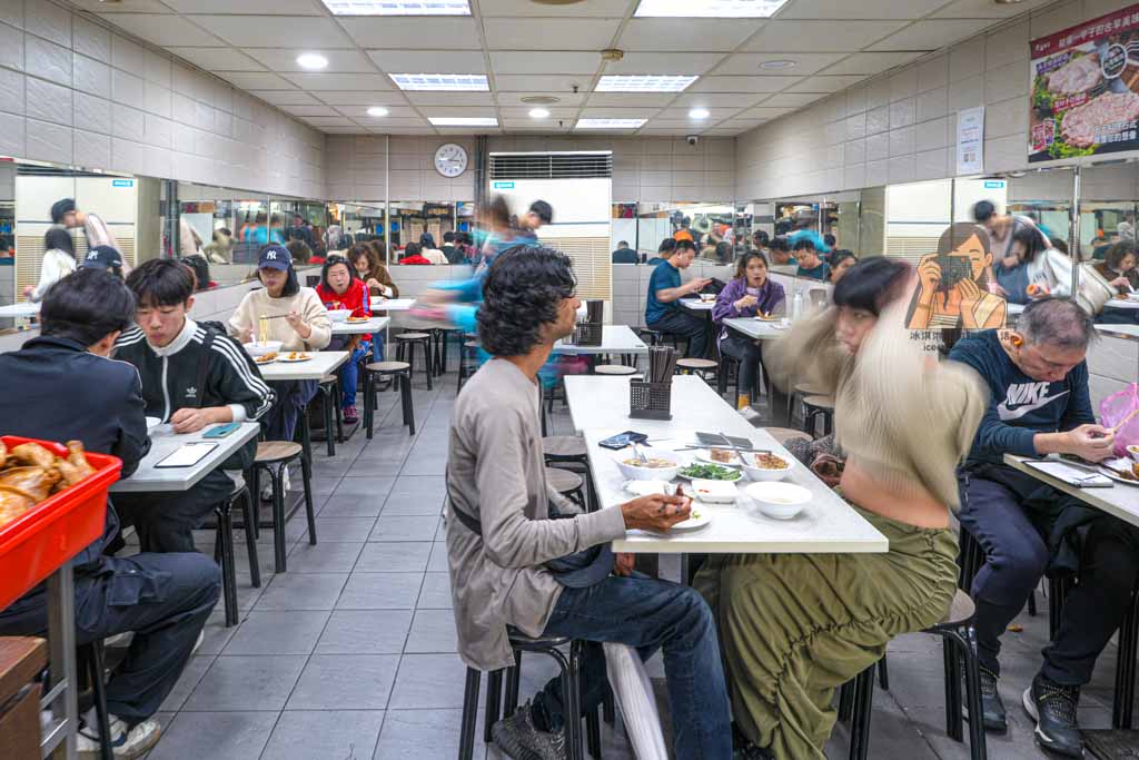金園排骨萬年店｜西門町美食必吃美食，萬年地下街現炸排骨、菜單價格 @冰淇淋貓的軟爛生活