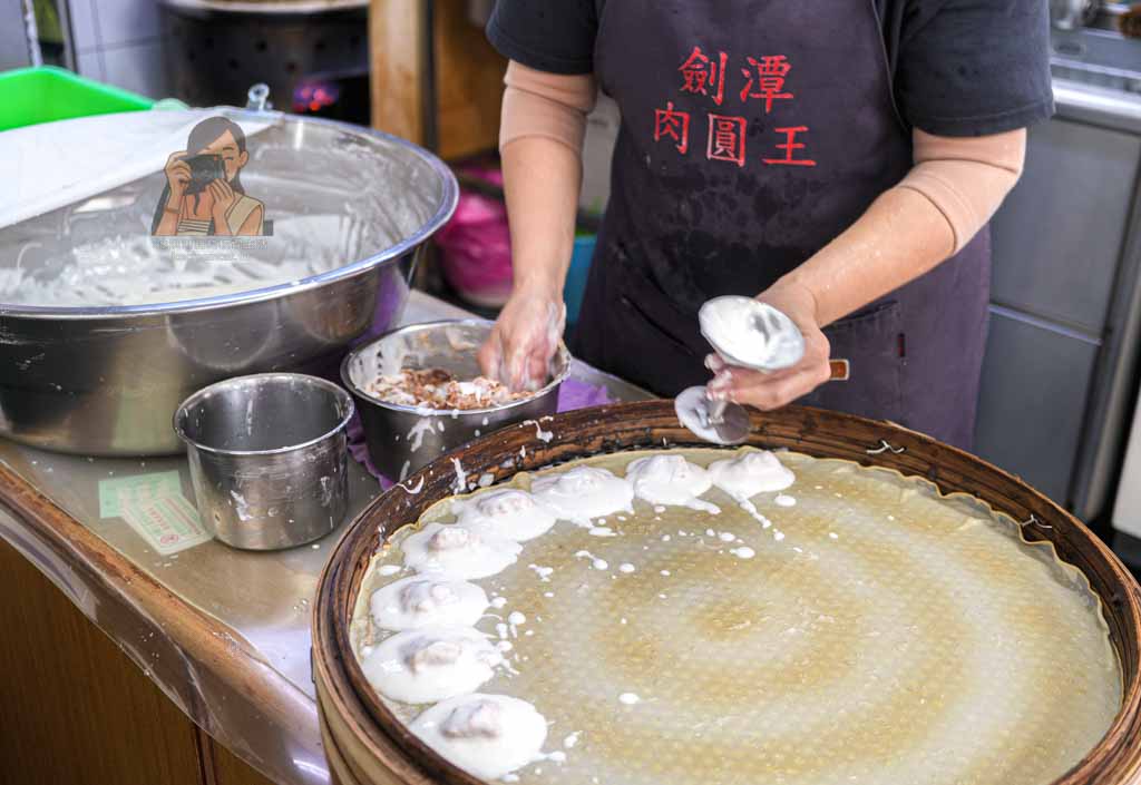 【士林美食】劍潭肉圓王｜林志玲、蔡辰男都來吃的清蒸肉圓，劍潭站必吃小吃 @冰淇淋貓的軟爛生活