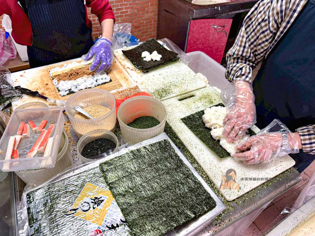 【松竹梅壽司】士林劍潭美食平價壽司，必吃芋頭壽司與花壽司排隊外帶老店 @冰淇淋貓的軟爛生活