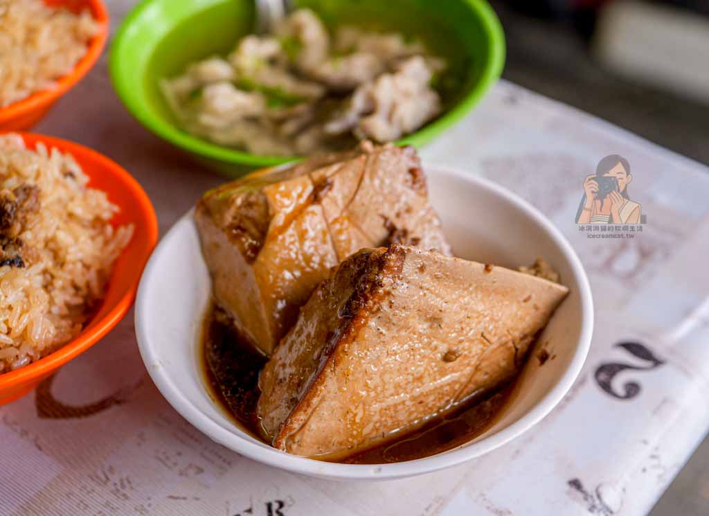 【酒泉傳統油飯】大同區延平北路美食 詹姆士推薦油飯，捷運圓山站早午餐 @冰淇淋貓的軟爛生活