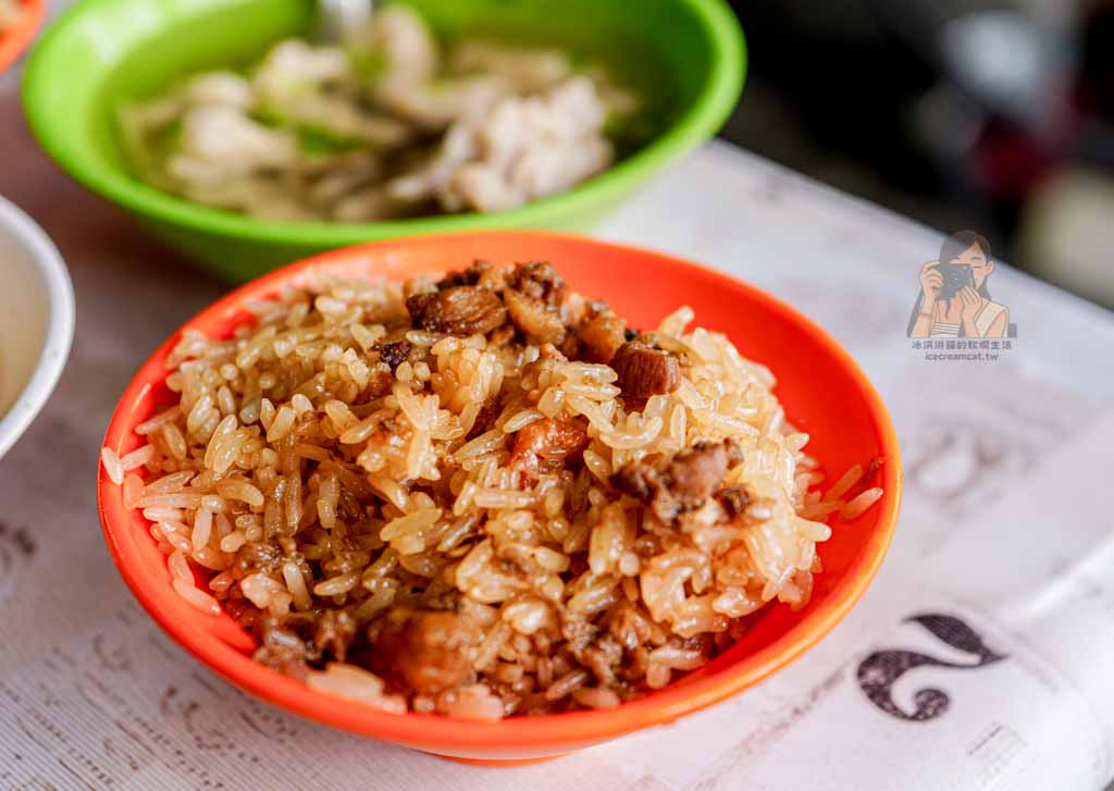 【酒泉傳統油飯】大同區延平北路美食 詹姆士推薦油飯，捷運圓山站早午餐 @冰淇淋貓的軟爛生活