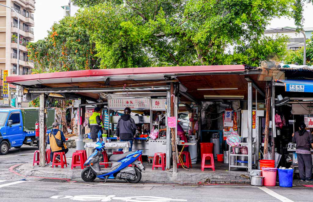 【酒泉傳統油飯】大同區延平北路美食 詹姆士推薦油飯，捷運圓山站早午餐 @冰淇淋貓的軟爛生活
