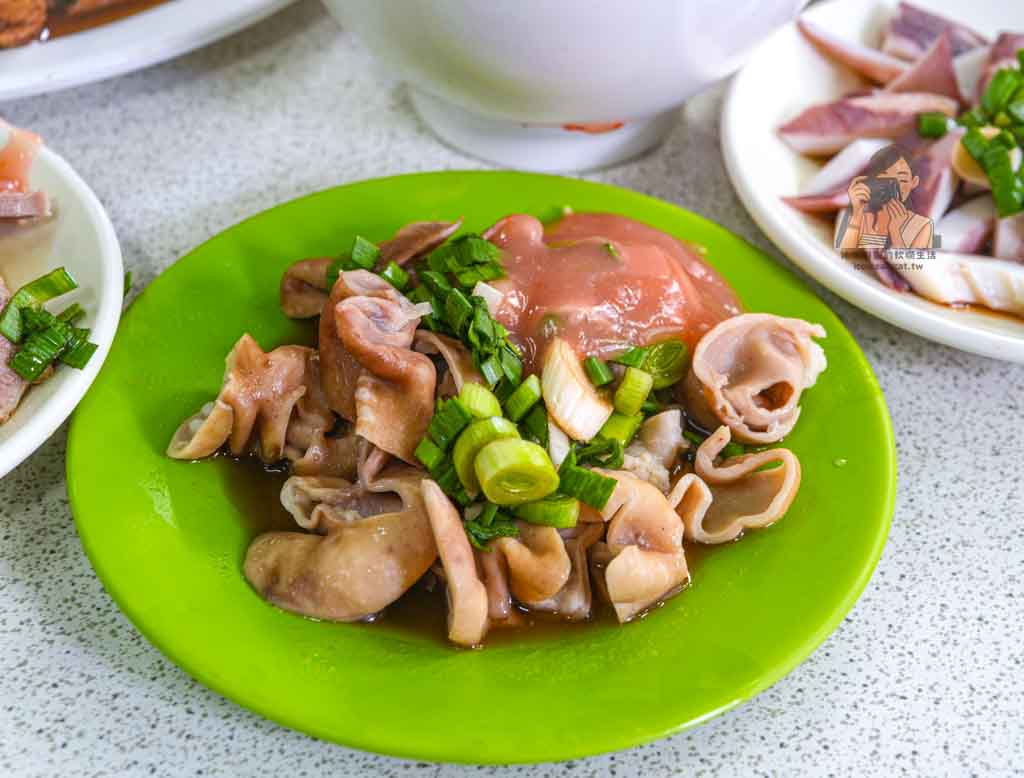 劍潭勇伯米粉湯｜台北士林米粉湯推薦，在地50年老店、黑白切必吃 @冰淇淋貓的軟爛生活