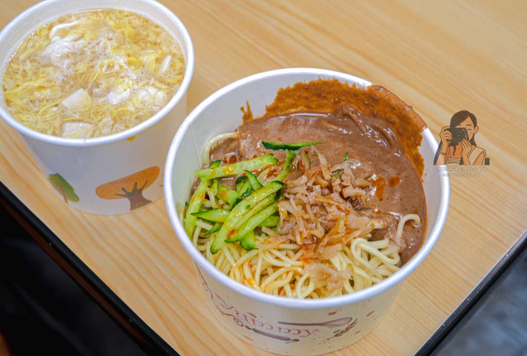 好朋友涼麵｜士林夜市美食推薦米其林必比登入選，菜單價格與必吃 @冰淇淋貓的軟爛生活