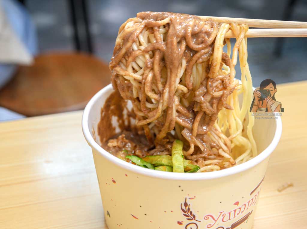 好朋友涼麵｜士林夜市美食推薦米其林必比登入選，菜單價格與必吃 @冰淇淋貓的軟爛生活