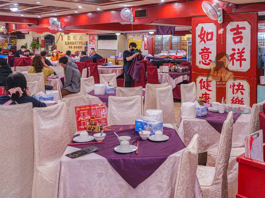 金獅樓港式飲茶 西門町美食推薦，復古推車港點、當男人戀愛時場景 @冰淇淋貓的軟爛生活