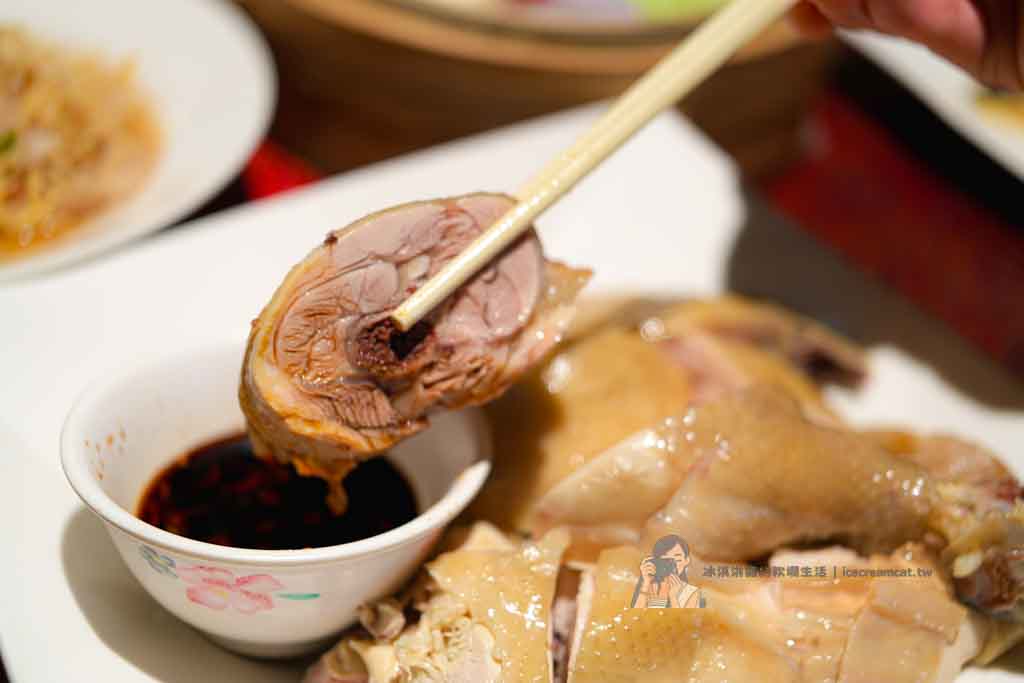 【常青廬】陽明山餐廳 竹子湖老宅石頭餐廳,菜單必點白斬雞 聚餐包廂推薦 @冰淇淋貓的軟爛生活 【常青廬】陽明山餐廳 竹子湖老宅石頭餐廳,菜單必點白斬雞 聚餐包廂推薦 @冰淇淋貓的軟爛生活