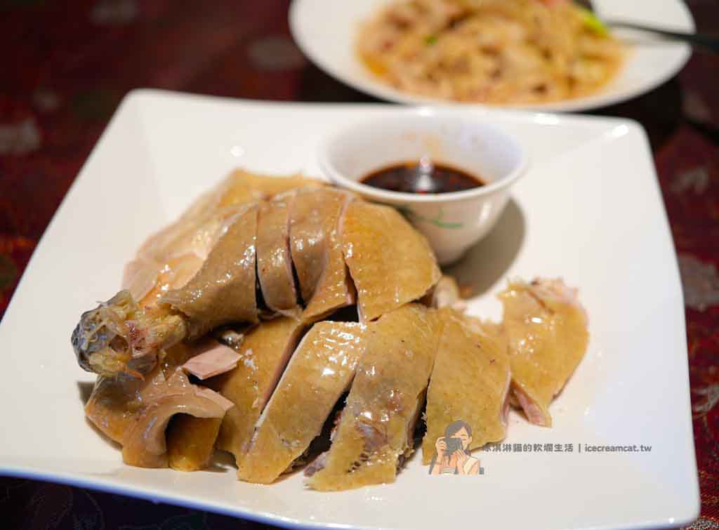 【常青廬】陽明山餐廳 竹子湖老宅石頭餐廳，菜單必點白斬雞 聚餐包廂推薦 @冰淇淋貓的軟爛生活