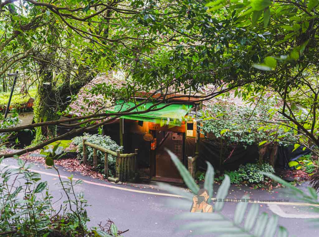 【常青廬】陽明山餐廳 竹子湖老宅石頭餐廳，菜單必點白斬雞 聚餐包廂推薦 @冰淇淋貓的軟爛生活