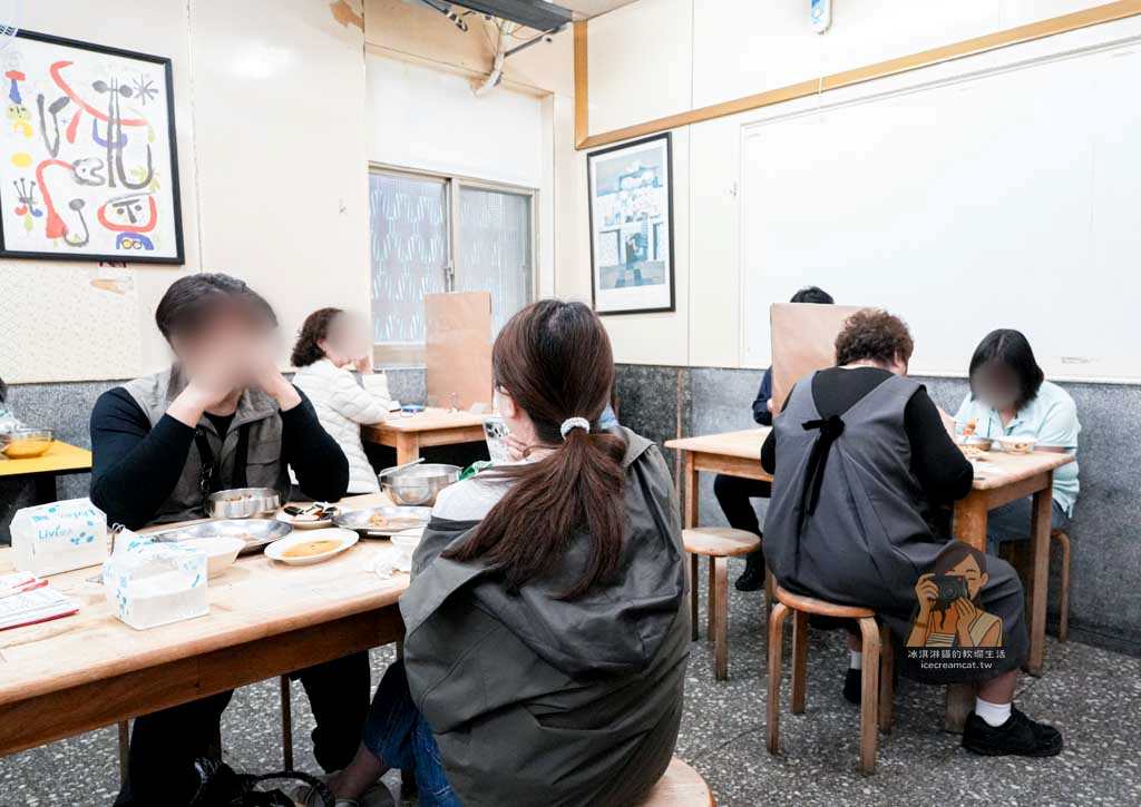 萬華美食｜布袋鮮之蚵不一樣的蚵仔麵線，龍山寺站排隊蚵仔煎、鮮蚵乾麵推薦 @冰淇淋貓的軟爛生活