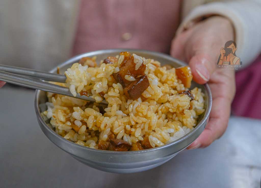 重慶郭魚湯 【大橋頭美食】大同區延三夜市平價龍膽石斑魚魚湯推薦 @冰淇淋貓的軟爛生活