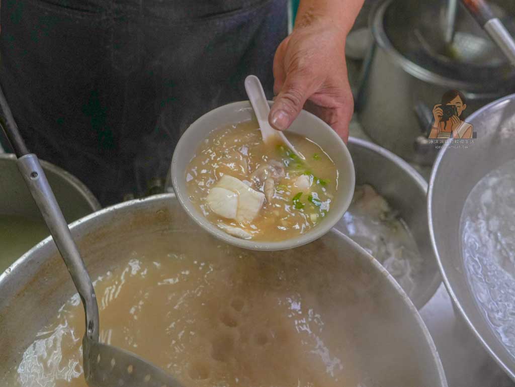 重慶郭魚湯 【大橋頭美食】大同區延三夜市平價龍膽石斑魚魚湯推薦 @冰淇淋貓的軟爛生活