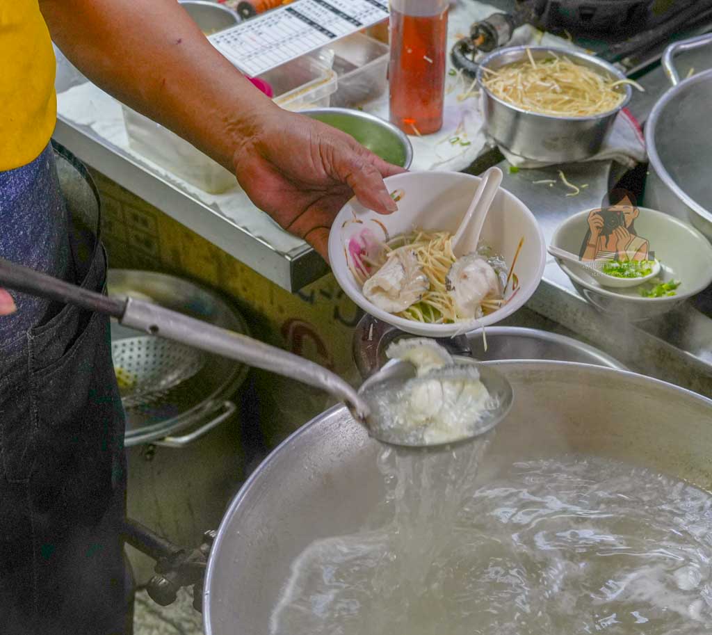 重慶郭魚湯 【大橋頭美食】大同區延三夜市平價龍膽石斑魚魚湯推薦 @冰淇淋貓的軟爛生活