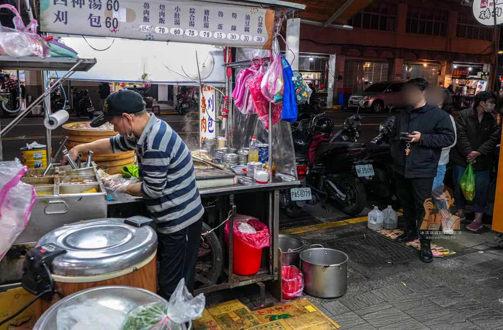 大橋頭美食|延三台北橋頭魯肉飯,刈包四神湯焢肉飯排隊名店,延三夜市必吃 @冰淇淋貓的軟爛生活 大橋頭美食|延三台北橋頭魯肉飯,刈包四神湯焢肉飯排隊名店,延三夜市必吃 @冰淇淋貓的軟爛生活