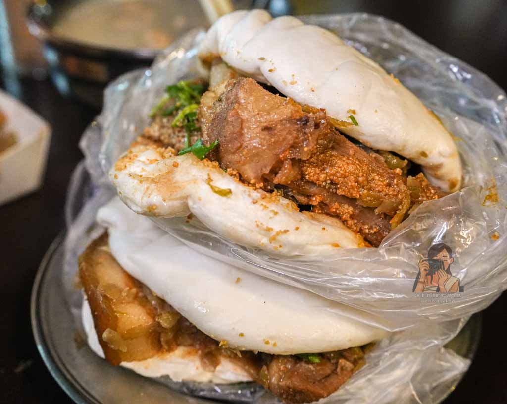 大橋頭美食｜延三台北橋頭魯肉飯，刈包四神湯焢肉飯排隊名店，延三夜市必吃 @冰淇淋貓的軟爛生活