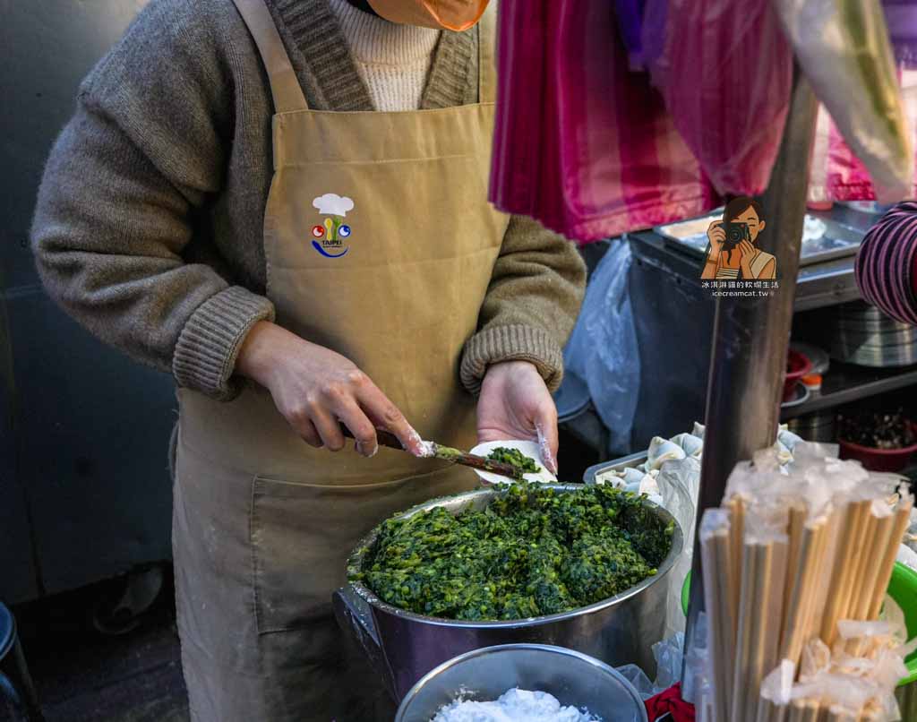 【鴻記水餃牛肉麵】晴光市場水餃推薦,雙城街夜市宵夜美食,日韓觀光客也愛 @冰淇淋貓的軟爛生活 【鴻記水餃牛肉麵】晴光市場水餃推薦,雙城街夜市宵夜美食,日韓觀光客也愛 @冰淇淋貓的軟爛生活