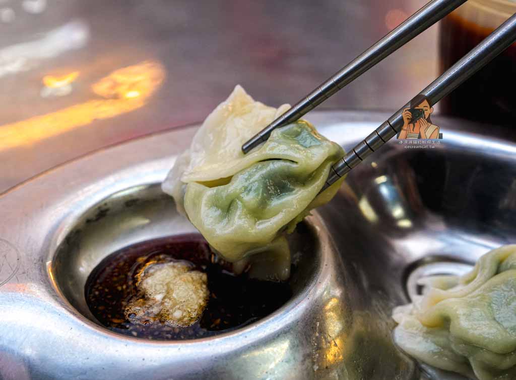 【鴻記水餃牛肉麵】晴光市場水餃推薦,雙城街夜市宵夜美食,日韓觀光客也愛 @冰淇淋貓的軟爛生活 【鴻記水餃牛肉麵】晴光市場水餃推薦,雙城街夜市宵夜美食,日韓觀光客也愛 @冰淇淋貓的軟爛生活