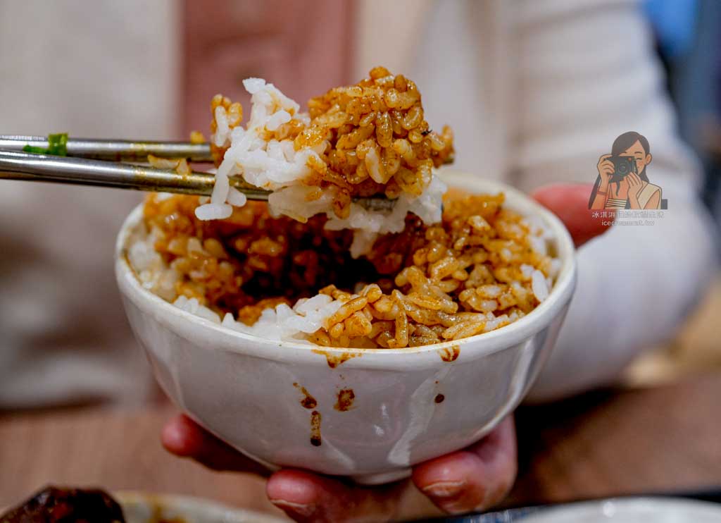 【大橋頭美食】老牌張豬腳飯 大同區延三夜市腿庫飯與菜單價格 @冰淇淋貓的軟爛生活