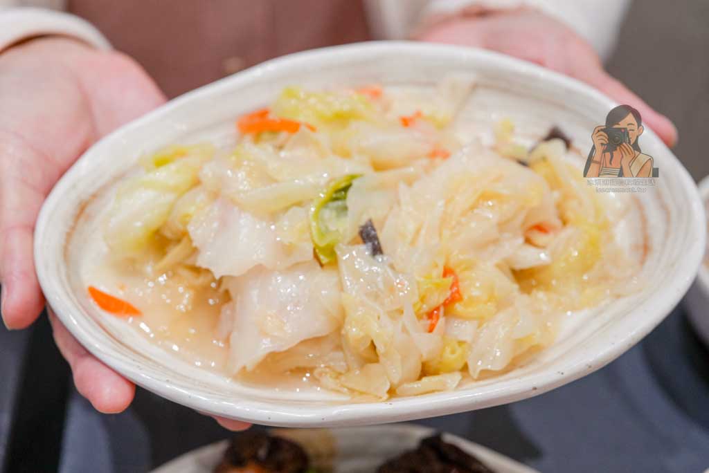 【大橋頭美食】老牌張豬腳飯 大同區延三夜市腿庫飯與菜單價格 @冰淇淋貓的軟爛生活