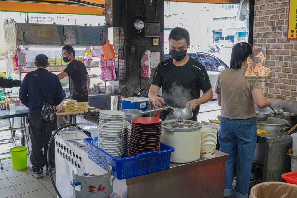 大同區美食｜徐記涼麵 延三夜市涼麵40年老店菜單必點味噌湯，大橋頭美食 @冰淇淋貓的軟爛生活