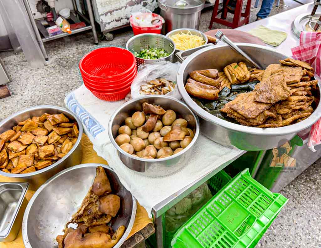 【北投石牌捷運】石牌老麵店,菜單必點油蔥乾麵(新址在6/19重新開業) @冰淇淋貓的軟爛生活 【北投石牌捷運】石牌老麵店,菜單必點油蔥乾麵(新址在6/19重新開業) @冰淇淋貓的軟爛生活