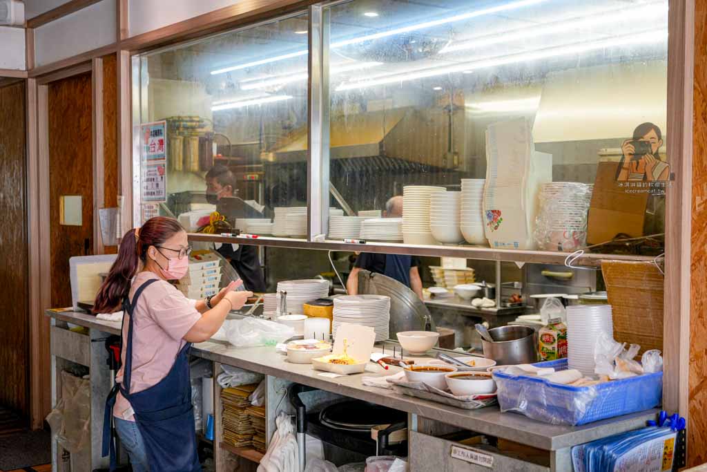 【忠孝復興美食】老友記粥麵飯館菜單必點鴨腿飯，台北東區燒臘餐廳 @冰淇淋貓的軟爛生活
