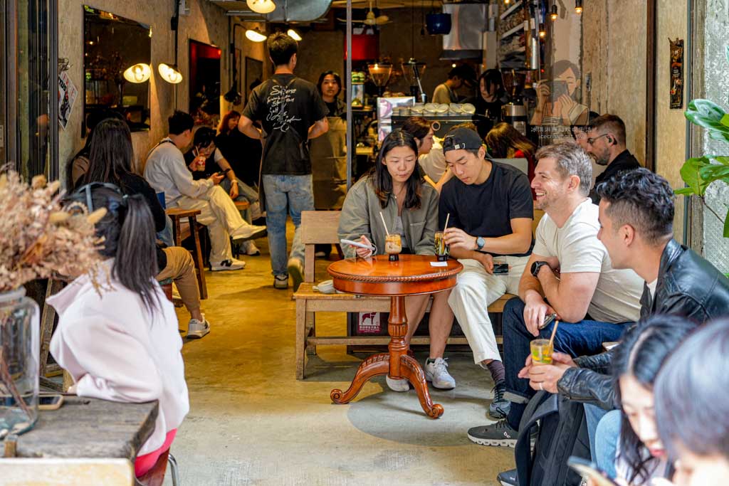 半路咖啡Halfway Coffee｜香港上環荷李活道古董街復古咖啡廳推薦 @冰淇淋貓的軟爛生活