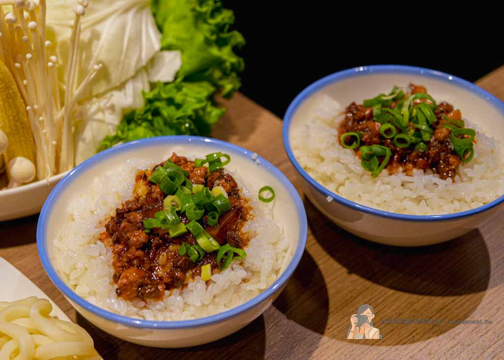 台北101世貿站美食｜君曜雞湯 台北信義區雞湯火鍋推薦 必點雞湯界LV全雞金湯 @冰淇淋貓的軟爛生活