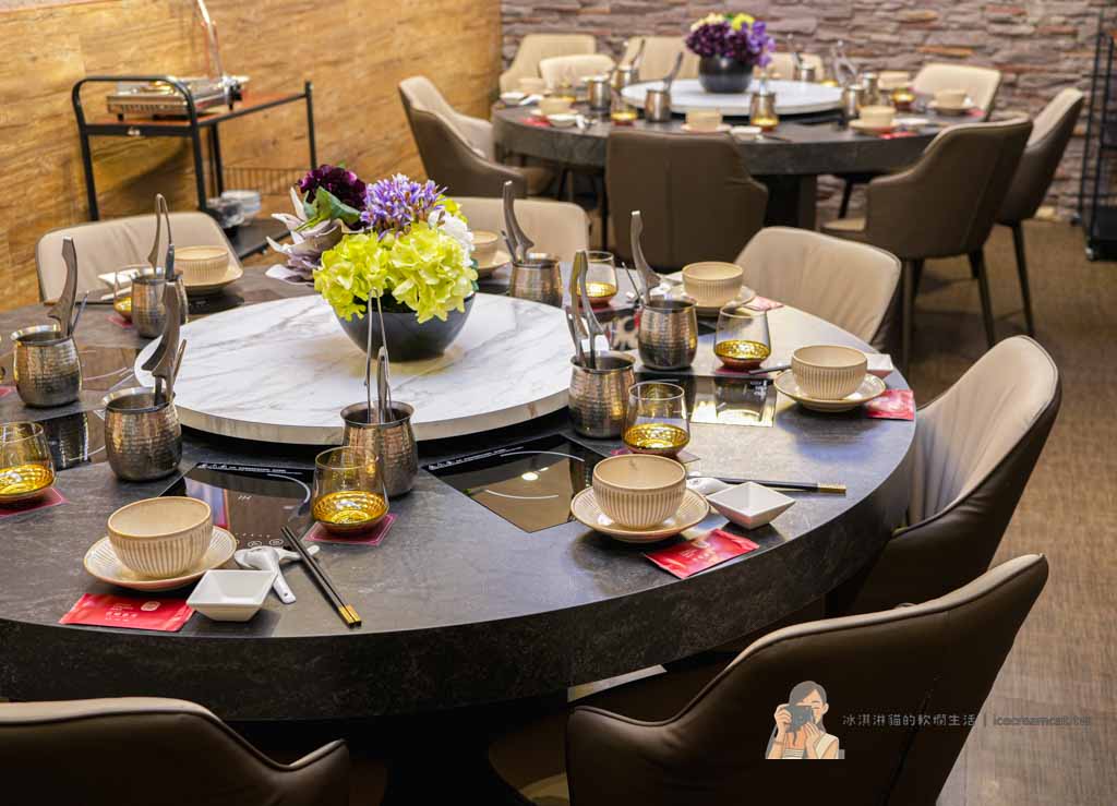 台北101世貿站美食｜君曜雞湯 台北信義區雞湯火鍋推薦 必點雞湯界LV全雞金湯 @冰淇淋貓的軟爛生活