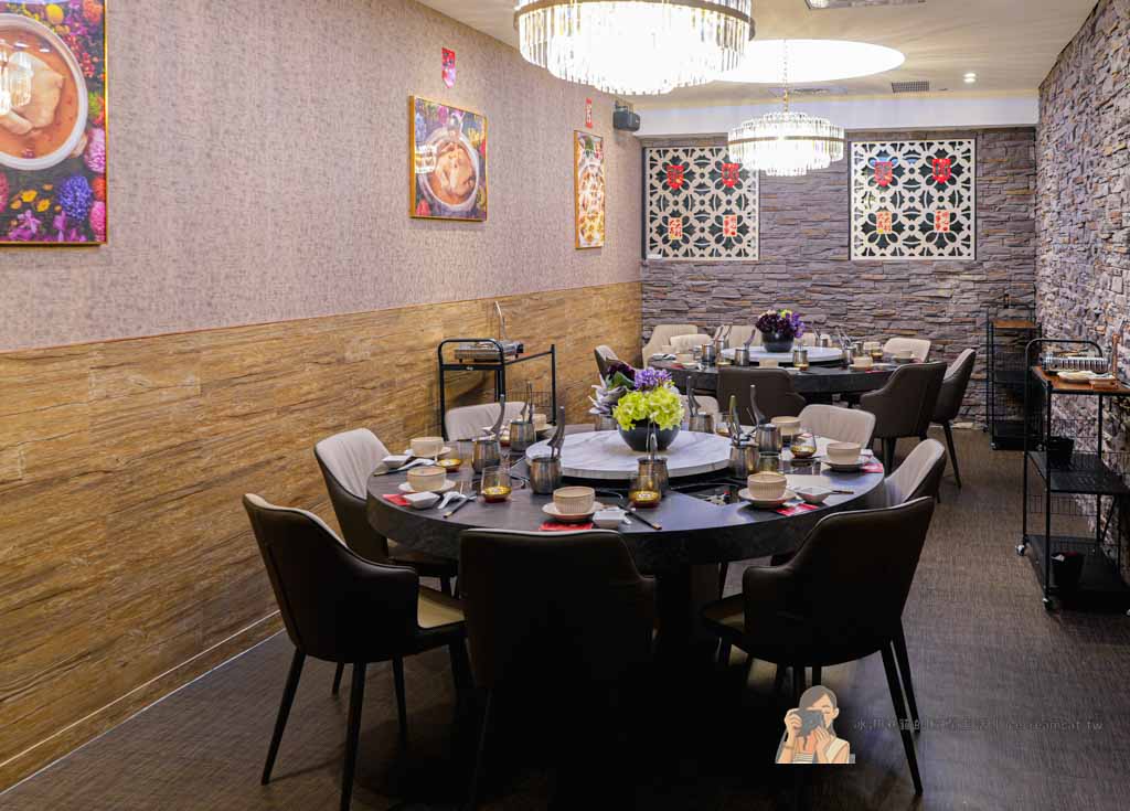 台北101世貿站美食｜君曜雞湯 台北信義區雞湯火鍋推薦 必點雞湯界LV全雞金湯 @冰淇淋貓的軟爛生活