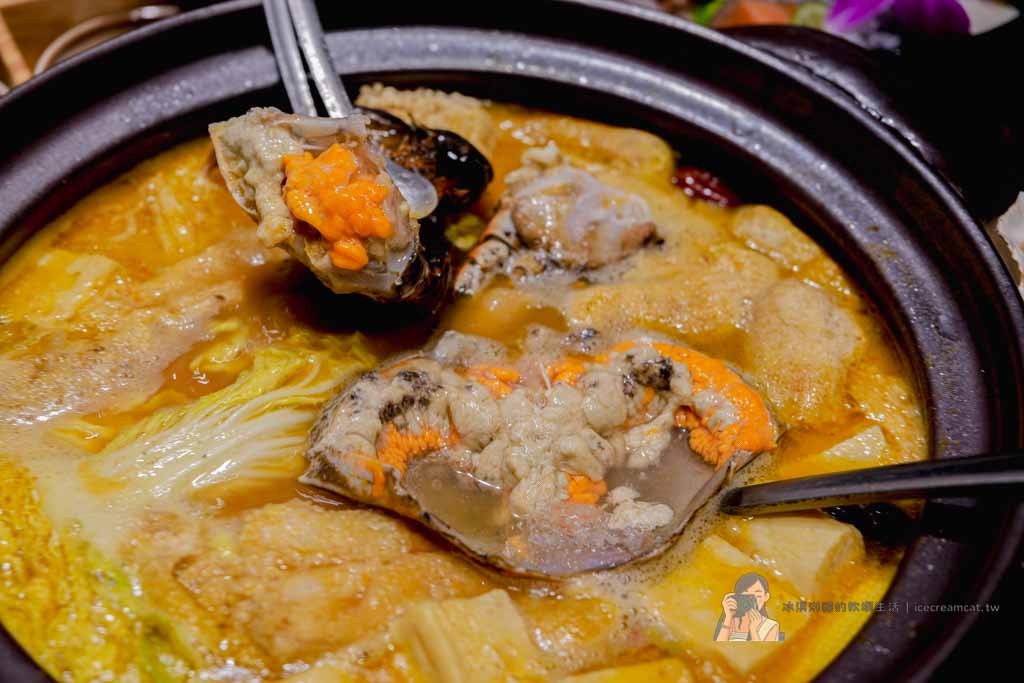 台北101世貿站美食｜君曜雞湯 台北信義區雞湯火鍋推薦 必點雞湯界LV全雞金湯 @冰淇淋貓的軟爛生活