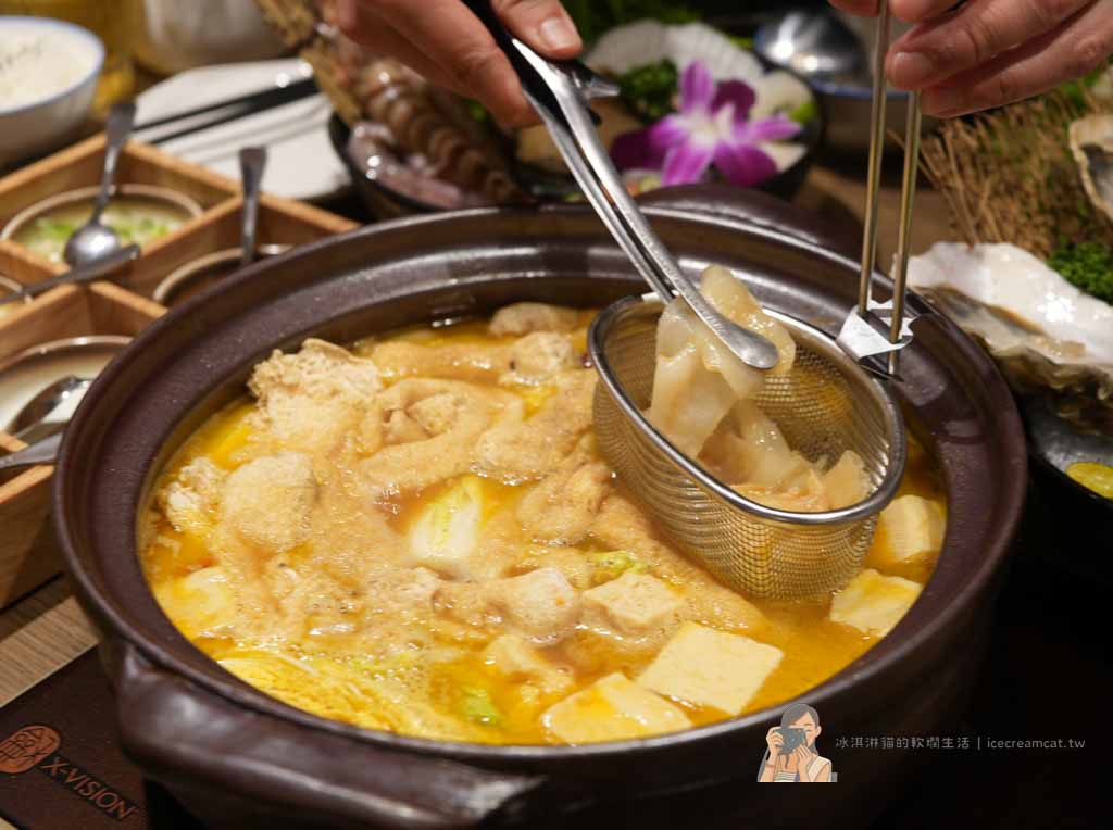 台北101世貿站美食｜君曜雞湯 台北信義區雞湯火鍋推薦 必點雞湯界LV全雞金湯 @冰淇淋貓的軟爛生活