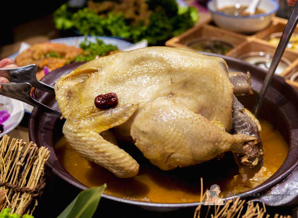 台北101世貿站美食｜君曜雞湯 台北信義區雞湯火鍋推薦 必點雞湯界LV全雞金湯 @冰淇淋貓的軟爛生活