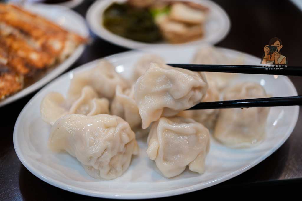 【士林美食】及品鍋貼水餃專賣店 士林排隊鍋貼水餃 新光醫院附近美食 @冰淇淋貓的軟爛生活