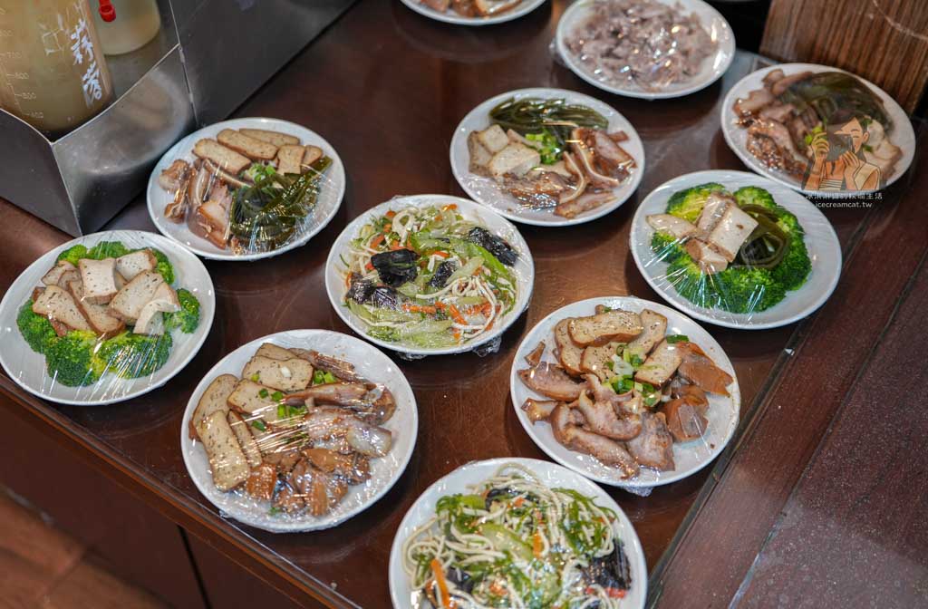 【士林美食】及品鍋貼水餃專賣店 士林排隊鍋貼水餃 新光醫院附近美食 @冰淇淋貓的軟爛生活