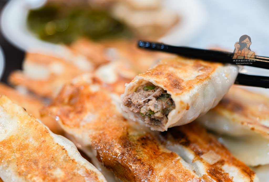【士林美食】及品鍋貼水餃專賣店 士林排隊鍋貼水餃 新光醫院附近美食 @冰淇淋貓的軟爛生活
