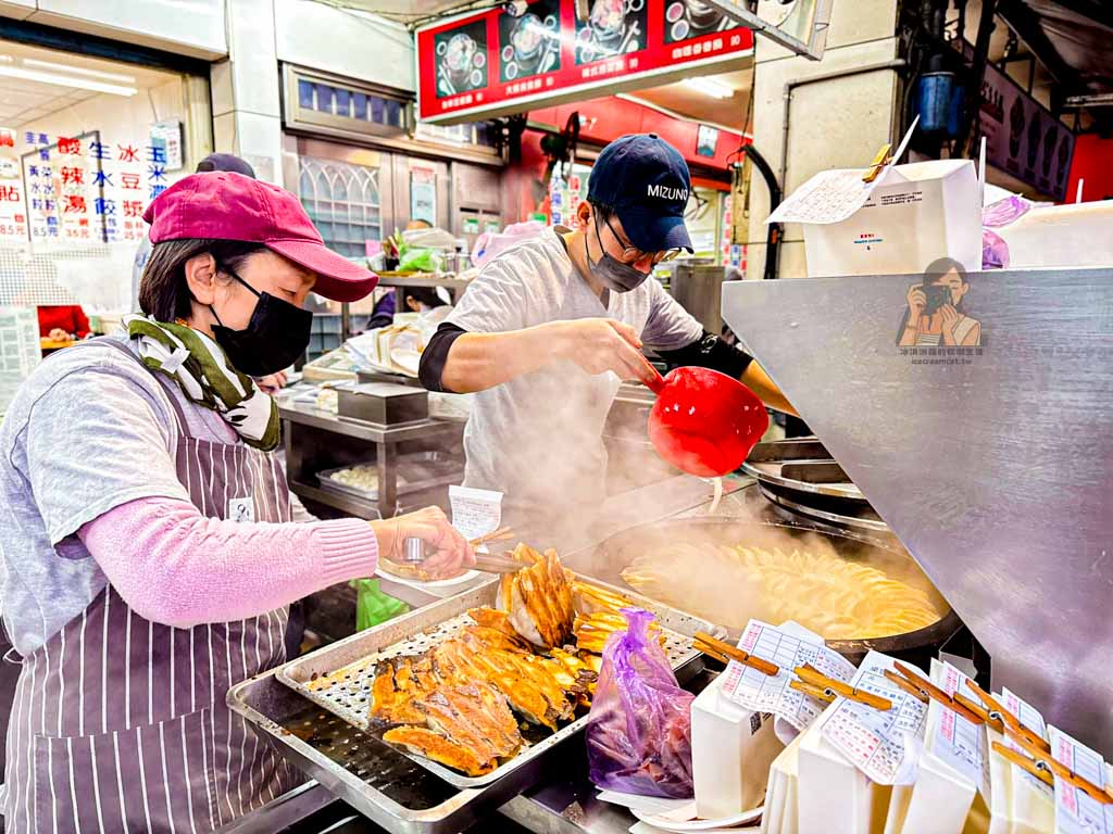 【石牌美食】阿財鍋貼水餃專賣店 北投裕民一路鍋貼推薦，榮總附近必吃小吃 @冰淇淋貓的軟爛生活