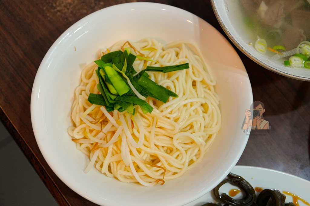 老程麵店|延三夜市老麵店 台北大同區美食推薦,菜單必點古早味豬油乾麵 @冰淇淋貓的軟爛生活 老程麵店|延三夜市老麵店 台北大同區美食推薦,菜單必點古早味豬油乾麵 @冰淇淋貓的軟爛生活